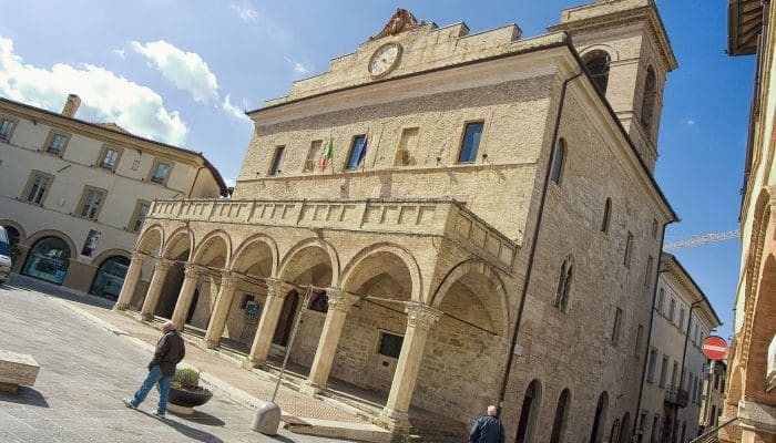 montefalco piazza